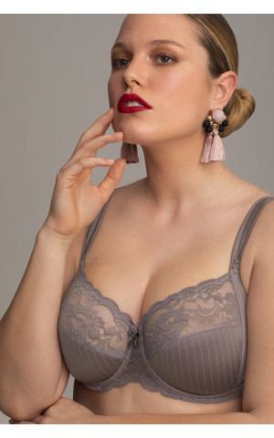 Σουτιέν Plus Size για Μεγάλο Στήθος – Άνεση, Υποστήριξη & Κομψότητα