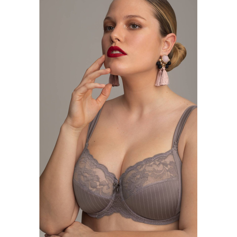 Σουτιέν Plus Size για Μεγάλο Στήθος – Άνεση, Υποστήριξη & Κομψότητα